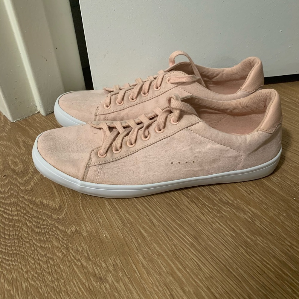 Low Top Sneakers - Picture 3 of 4